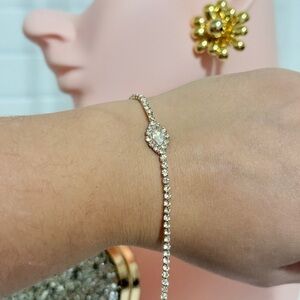 ⚜️ Elegant Gold and Silver Bracelet